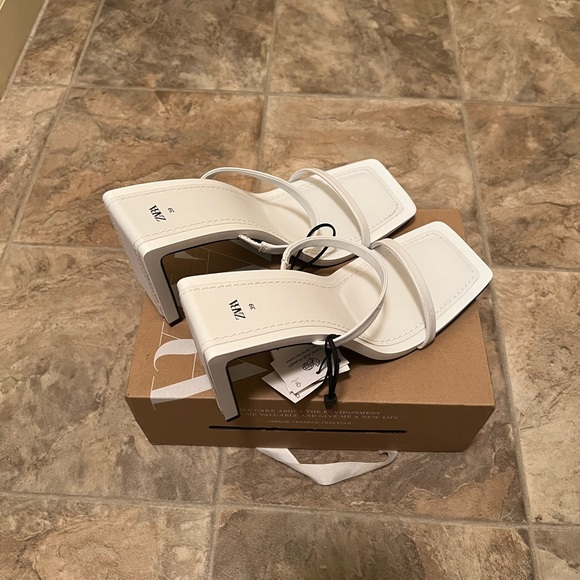 RARE Zara Minimalist Strappy Leather Heeled Sandal - Picture 16 of 16